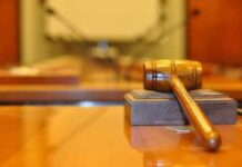 Σαρωτικοί πλειστηριασμοί και πρώτης κατοικίας για να απομακρύνουν τον «κόφτη»
