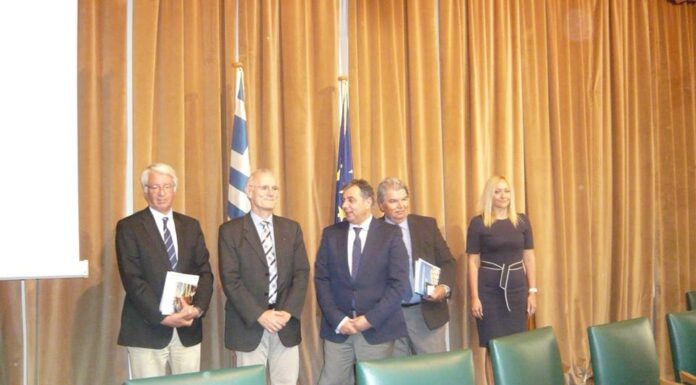 ΒΑΣΙΛΗΣ ΚΟΡΚΙΔΗΣ: O Πειραιάς μπορεί να γίνει συνδετικός κρίκος, Κίνας και Λατινικής Αμερικής
