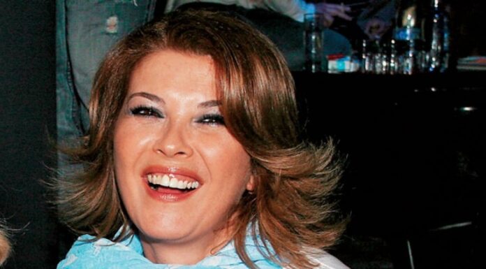 Σοφία είσαι ΕΣΥ; Δεν θα πιστεύετε στα μάτια σας, μόλις δείτε ΠΩΣ έγινε η Σοφία Αλιμπέρτη!