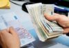 Σοκ: Αυξάνουν τους μισθούς στο Δημόσιο τη στιγμή που «πετσοκόβουν» ιδιώτες και συνταξιούχους