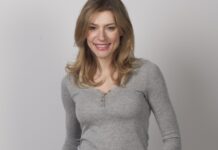 Ζέτα Δούκα: Θηλάζει δημόσια την κόρη της και στέλνει το δικό της μήνυμα (ΦΩΤΟ)