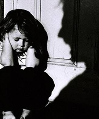 Φρίκη στο Βελεστίνο: Πα-τέρας κρατούσε φυλακισμένες τις κόρες του