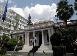 Τελικά πόσα άτομα εργάζονται στο Μέγαρο Μαξίμου;