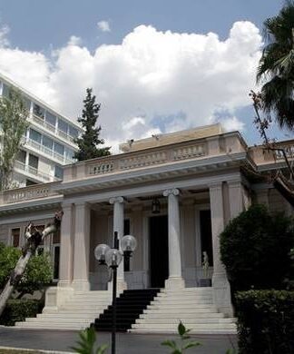 Τελικά πόσα άτομα εργάζονται στο Μέγαρο Μαξίμου;