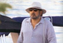 Εσπευσμένα χθες ο Λαζόπουλος από την Πάρο στην Αθήνα – Τι συνέβη;