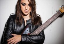 Ραλλία Χρηστίδου: Για πρώτη φορά με το μπικίνι της! Οι πόζες στα τυρκουάζ νερά