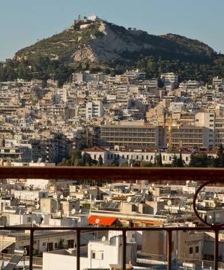 Κατασχέσεις ακινήτων μέσα στο καλοκαίρι
