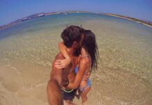 Δεν κρύβουν τον έρωτά τους! Ζευγάρι της ελληνικής showbiz ανταλλάσσει φιλιά και χάδια δημόσια!