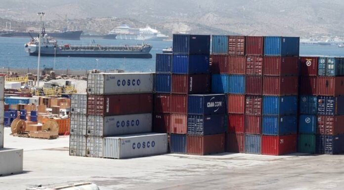 ΒΟΜΒΑ: Παρακάμπτει την Ελλάδα λόγω απεργιών η Cosco