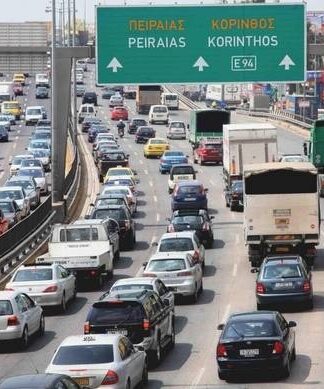 Μεγάλη καραμπόλα στην ΕΟ Αθηνών – Λαμίας, στο ύψος της Λένορμαν: Τέσσερις τραυματίες