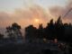 Φωτιά Εύβοια: Η πύρινη λαίλαπα σαρώνει τα πάντα για τρίτη μέρα και απειλεί τη Λίμνη Ευβοίας