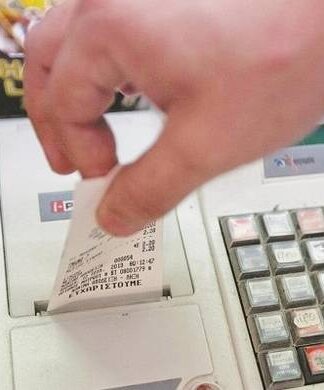 Χαμός στο Ρέθυμνο – Ιδιοκτήτης καφετέριας σε εφοριακούς: «Θα σας σφάξω!»
