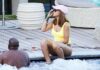 Rihanna: Έκανε το μαγιό της string όταν είδε τους παπαράτσι