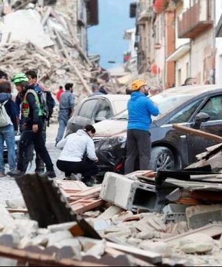 Σεισμός στην Ιταλία: Εικόνες αποκάλυψης άφησε πίσω του ο εγκέλαδος (photo-video)
