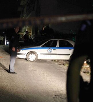 Τον έγδυσαν κυριολεκτικά την ώρα…που έκανε την ανάγκη του – Ο εφιάλτης του Δημήτρη Λαμπρόπουλου!
