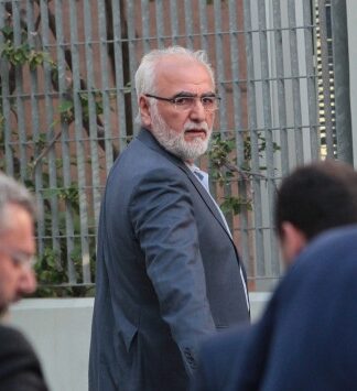 Τηλεοπτικές άδειες: Εξώδικο – “βόμβα” από τον Alpha! Ζητά ακύρωση του διαγωνισμού και αποκλεισμό του Ιβάν Σαββίδη
