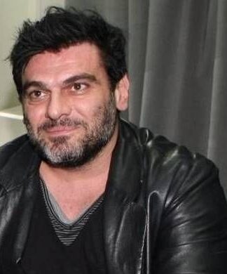 Νύχτα τρόμου για τον Τόνυ Μαυρίδη – Ένοπλοι εισέβαλαν στη μεζονέτα του και τον έδεσαν χειροπόδαρα