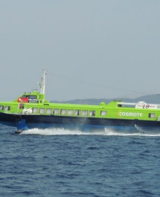 ΠΟΡΟΣ: Θρίλερ εν πλω για τους 123 επιβάτες του «Flying Dolphin 18»