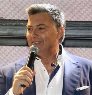 ΣΑΛΟΣ: Ο Μακρόπουλος είδε τον κόσμο και ζήτησε κι άλλα λεφτά!