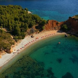Θρίλερ στην Αλόννησο: Μυστήριο με εξαφάνιση νεαρού άνδρα μετά από βαρκάδα! Έσπασε την σιωπή της η φίλη του αγνοούμενου…