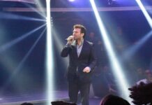 Το «βαρύ» ζεϊμπέκικο της γυναίκας του Πλούταρχου – Όλη η οικογένεια στην πρεμιέρα!