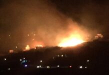 Στις φλόγες παραδόθηκαν σπίτια στη Σύρο (ΒΙΝΤΕΟ)