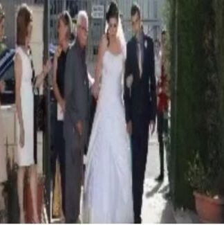 Ανατριχιαστικός γάμος σε χωριό: Τη νύφη συνόδευσε ο νεκρός πατέρας της (BINTEO)