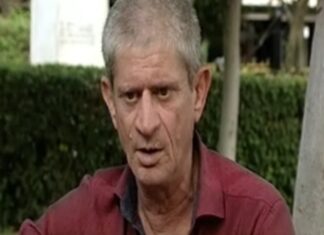 ΣΥΓΚΛΟΝΙΖΕΙ ο Σταύρος Μαυρίδης: Μοιράζω φυλλάδια στον ηλεκτρικό…