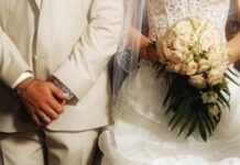 Πήραν στα χέρια τους το προσκλητήριο γάμου των παιδιών τους – Αυτό που διάβασαν τους προκάλεσε ΕΓΚΕΦΑΛΙΚΟ!