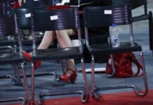 Η σέξι γυναίκα… μυστήριο στο συνέδριο του ΣΥΡΙΖΑ! (ΦΩΤΟ)