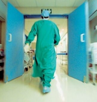 Ποιος ΠΑΣΙΓΝΩΣΤΟΣ Έλληνας ηθοποιός δουλεύει σε νοσοκομείο;
