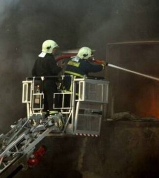 ΤΩΡΑ: Φωτιά σε εξέλιξη στο κέντρο της Αθήνας