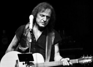 Βασίλης Παπακωνσταντίνου: Απαντά για τα δημοσιεύματα περί χωρισμού με την Ελένη Ράντου!