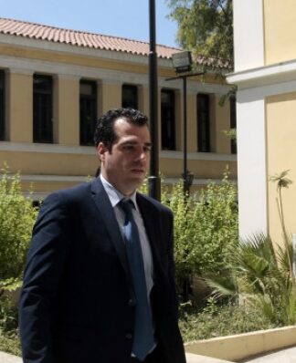 Θάνος Πλεύρης: Όλες οι εξελίξεις για την υγεία του – Ελπίδα για το θαύμα