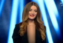 The Voice: Βγήκε στη σκηνή με το ντεκολτέ να φτάνει στον αφαλό!