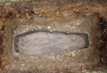 ΔΕΙΤΕ γιατί οι Νεκροί θάβονται 2 μέτρα κάτω από τη Γη!