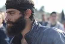 Στάθης Στιβακτάκης:Ο σέξι αγρότης σε video clip με το δασύτριχο στήθος του σε πρώτο πλάνο