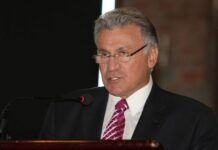 O Ψωμιάδης ζητά από τον Τσίπρα να γίνει πρωτεύουσα της Ελλάδος η…