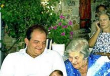 Την τελευταία επιθυμία της μητέρας του Αλίκης εκπλήρωσε ο πρώην πρωθυπουργός Κ. Καραμανλής