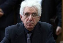 Προκλητικός ο Παρασκευόπουλος: Να αποποινικοποιηθεί το αδίκημα για το κάψιμο της σημαίας