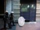Απίστευτη εικόνα: Δεν φαντάζεστε τι στέκεται δίπλα στα ΜΑΤ!