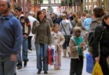 Χριστούγεννα 2016: Σήμερα ξεκινά το εορταστικό ωράριο καταστημάτων