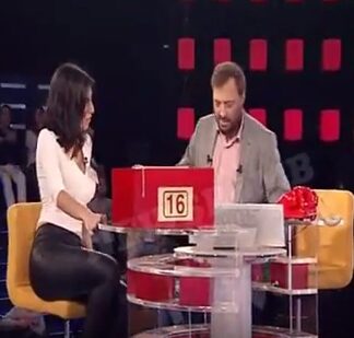 Πανικός στο DEAL με την κούκλα Λεμεσιανή – Δεν σταματούσε να της «κολλάει» ο Φερεντίνος (video)