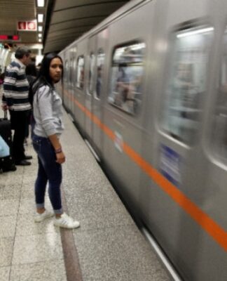 Παραμονή Πρωτοχρονιάς: Δρομολόγια μετρό, ηλεκτρικού, λεωφορείων και ΟΑΣΘ