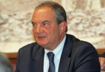 Kώστας Καραμανλής: Η σπάνια εμφάνιση με τον γιο του & η ομοιότητα του Αλέξανδρου με την Νατάσα Παζαΐτη