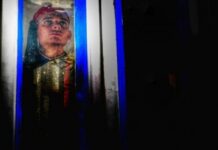 Ο Τσολιάς στο Σύνταγμα και τα χιόνια: Η εικόνα του Εύζωνα από την κακοκαιρία που κάνει το γύρο του διαδικτύου