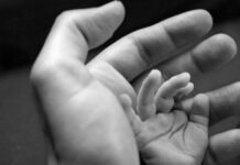 Τραγωδία στα Λεχαινά: Τρίχρονο αγγελούδι «έσβησε» στα χέρια των γονιών του!