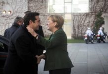 ΑΠΟΚΑΛΥΨΗ: Τι ψιθύρισε η Μέρκελ στο… αυτί του Τσίπρα