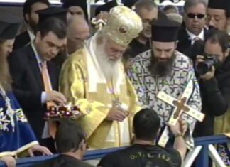 ΘΕΟΦΑΝΕΙΑ ΠΕΙΡΑΙΑΣ 2017: Με λαμπρότητα ο Αγιασμός των Υδάτων!