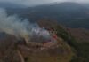 ΣΟΚ: Η φλεγόμενη Μονή της Βαρνάκοβας από ψηλά !